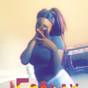 Meet your Posher, Takia